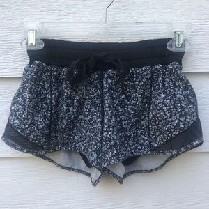Lululemon Daisy Dust Alpine Hotty Hot Shorts